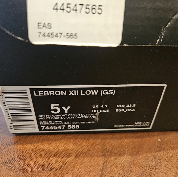 Lebron XII Low Tennis Shoes - Picture 5 of 6